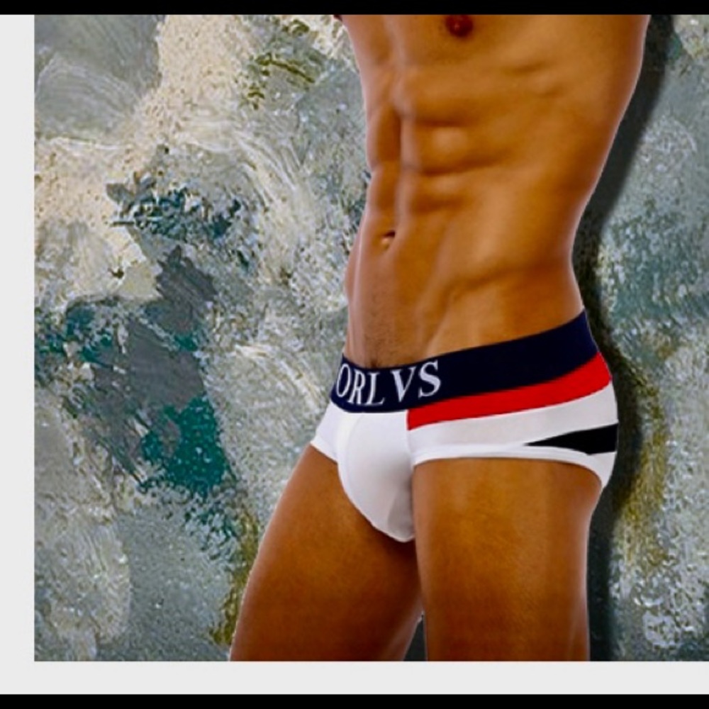 ORLVS Collection Men’s Pouch Brief
Fabric: 95% Cotton, 5% Lycra
Size: 26” - 28”